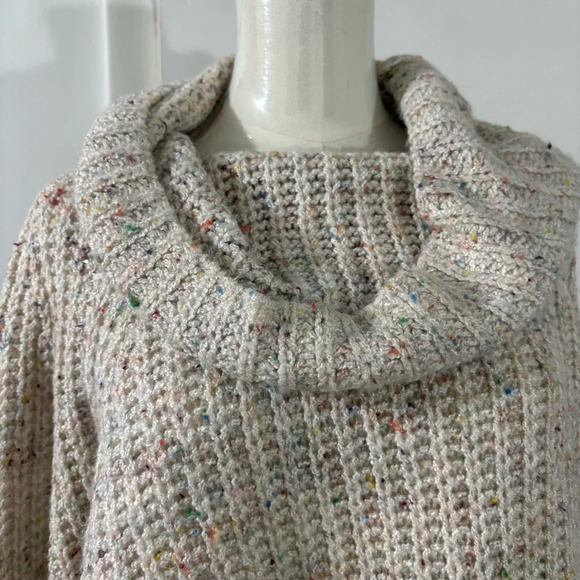 Moon & Madison Women’s Small Cream & Multicolor Speckled Cowl Neck Crop Sweater - Picture 2 of 12